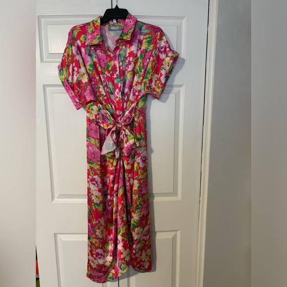 Beautiful Flower Print Button Up Tie waist dress 👗 - Picture 3 of 8